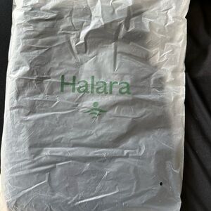 HALARA Gray and Green Packaging Bag